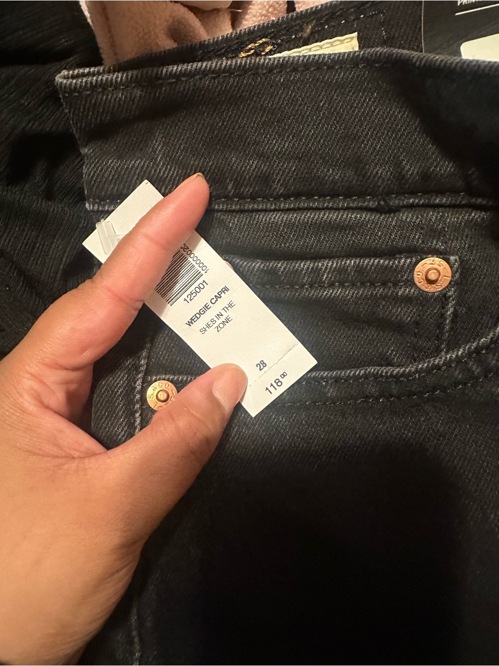Levi's Black Wedgie Capri Jeans - Women's Ankle Crop - Picture 3 of 4